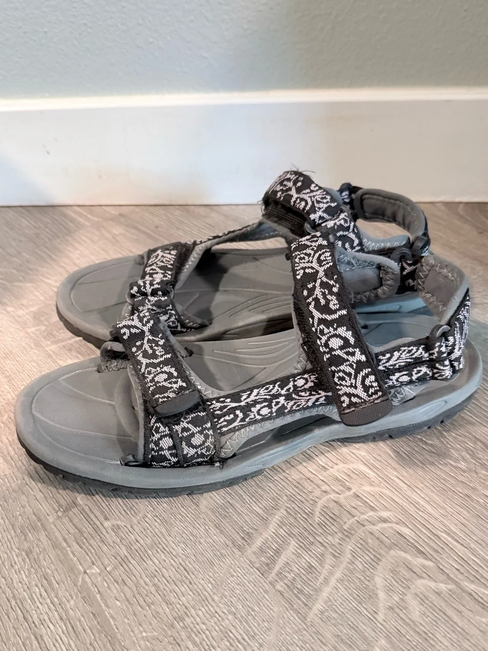Women's Black Patterned Outdoor Sport Sandals
